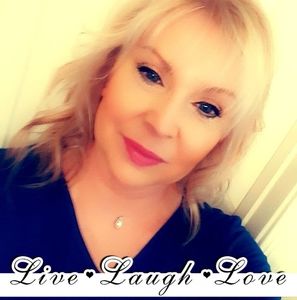 Meet your Posher, Laurie